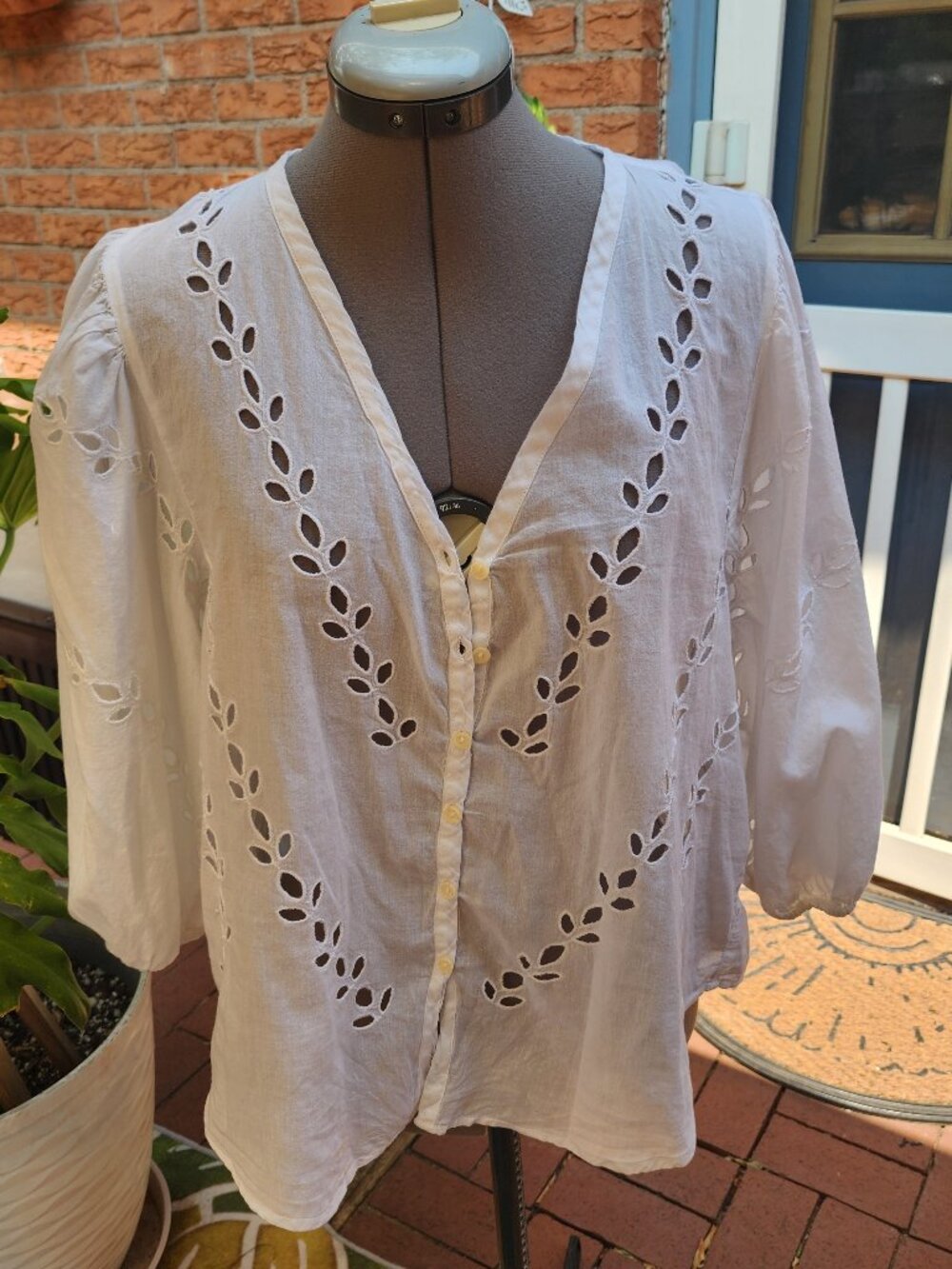 Lucky Brand Women's Size M Boho Eyelet Top 3/4 Sleeve Off White 100% Cotton